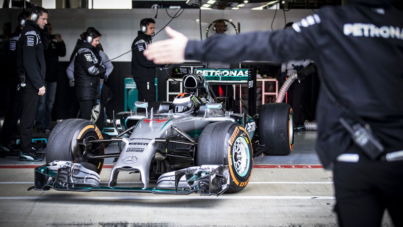 F1, Lorenzo in pista con la Mercedes W05 Hybrid di Hamilton