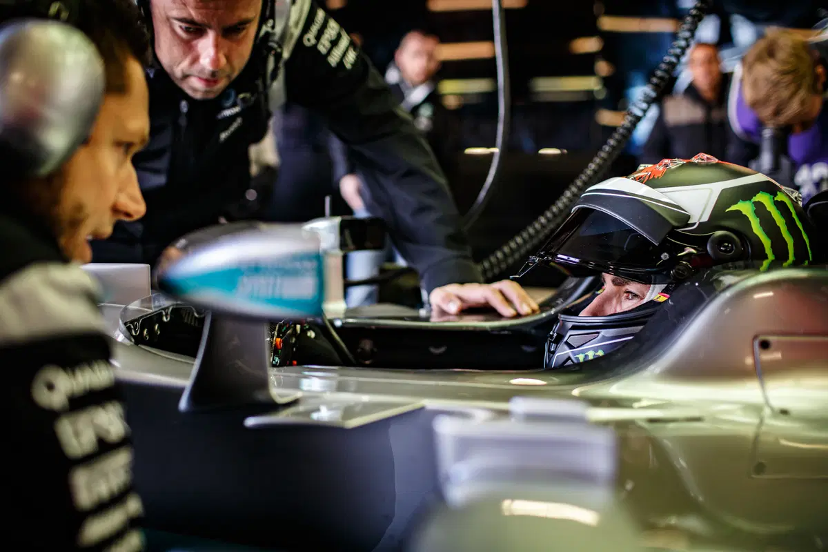 F1, Lorenzo prova la Mercedes W05 Hybrid di Hamilton