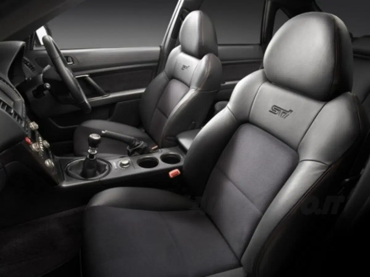 Subaru Legacy STI (3)
