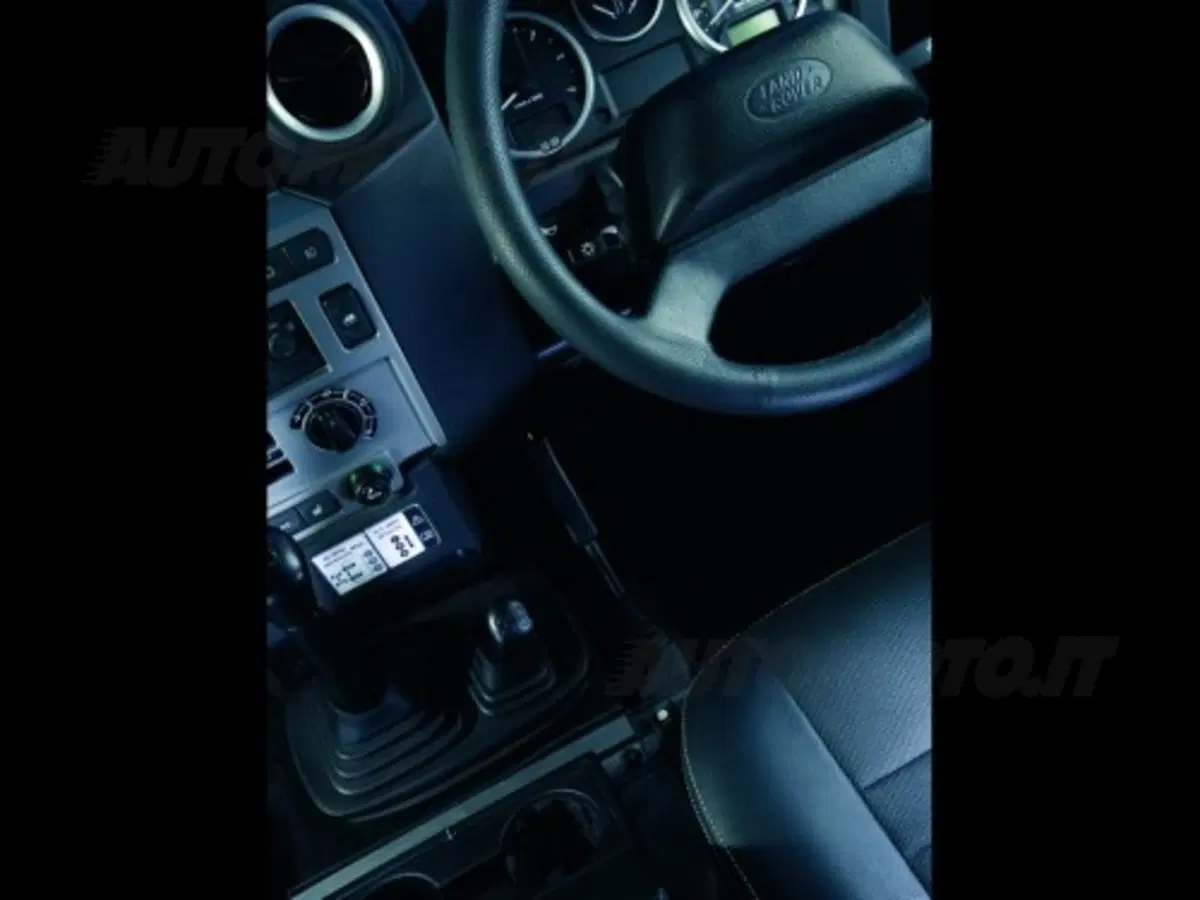 Land Rover Defender restyling (16)