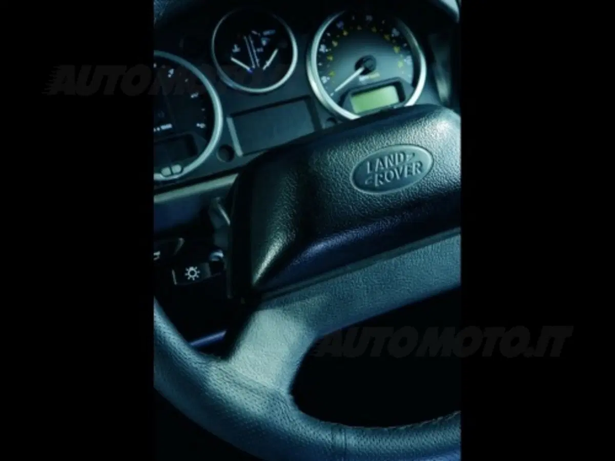 Land Rover Defender restyling (17)