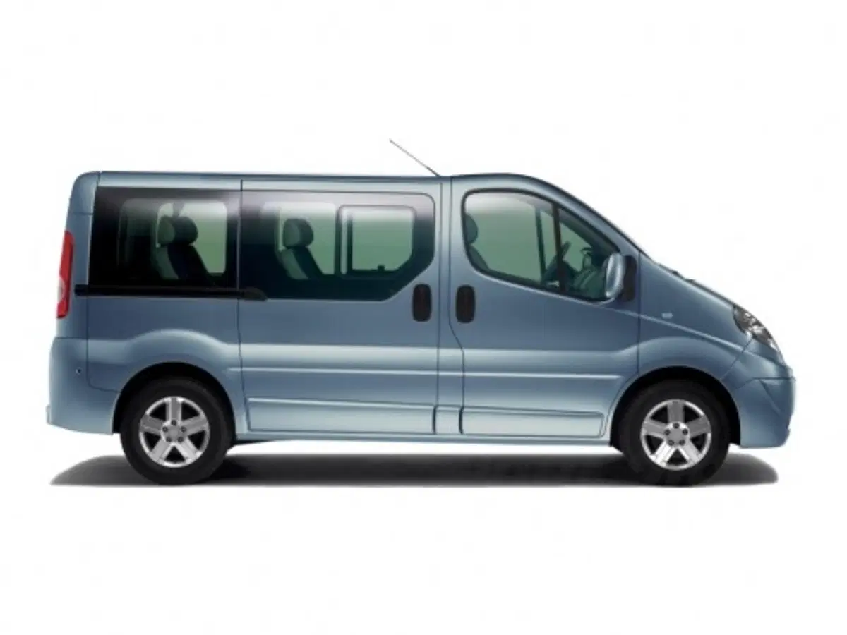 Renault Trafic Passenger (4)