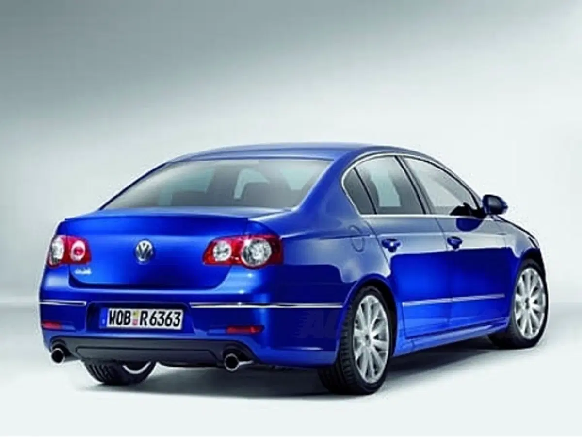 Volkswagen Passat R36 (2)