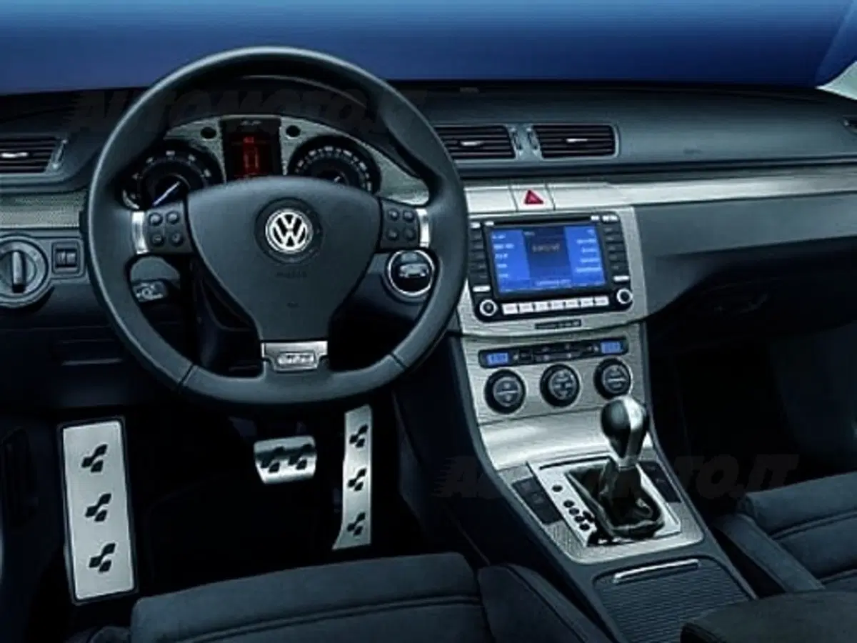 Volkswagen Passat R36 (5)