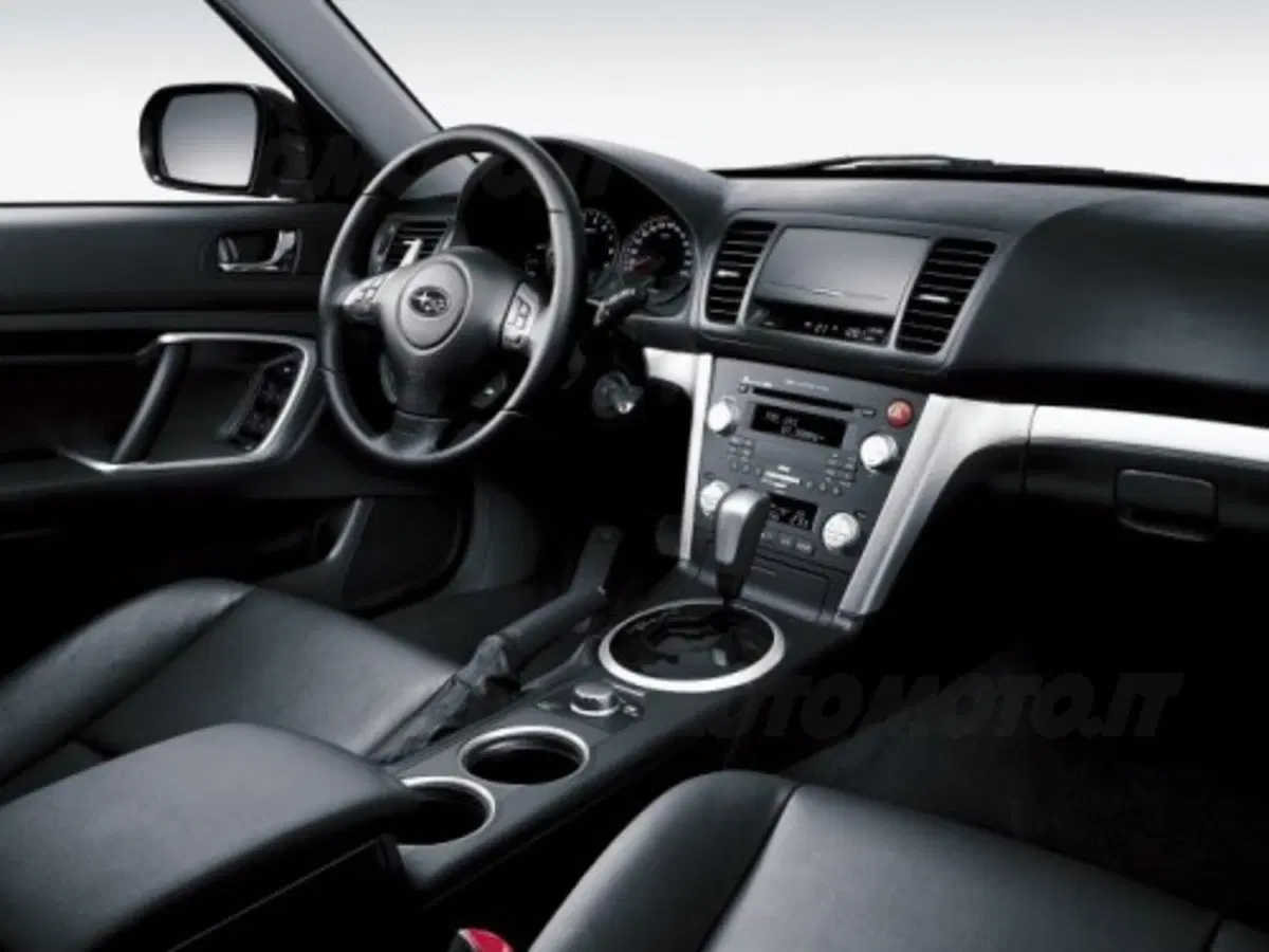 Subaru Legacy restyling (7)