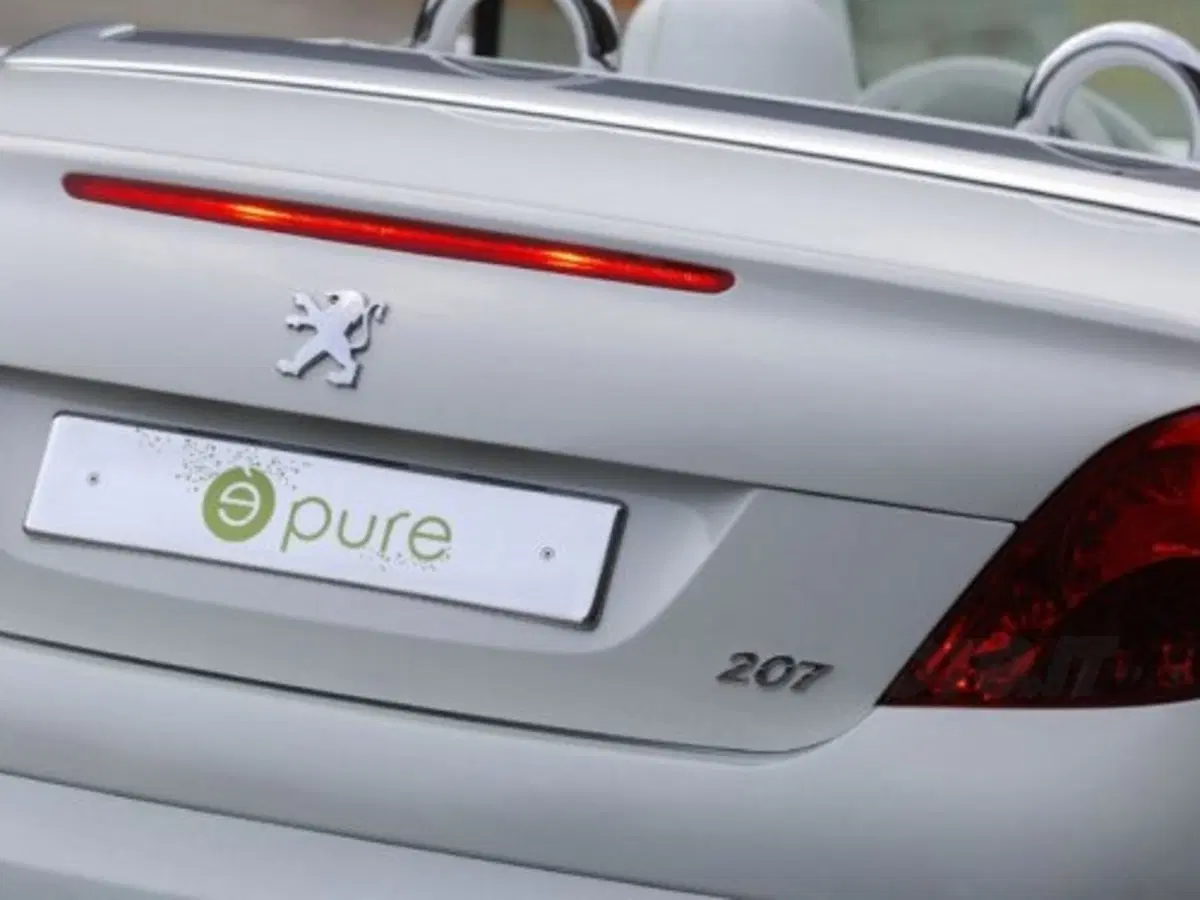 Peugeot 207 CC EPURE: il video (7)