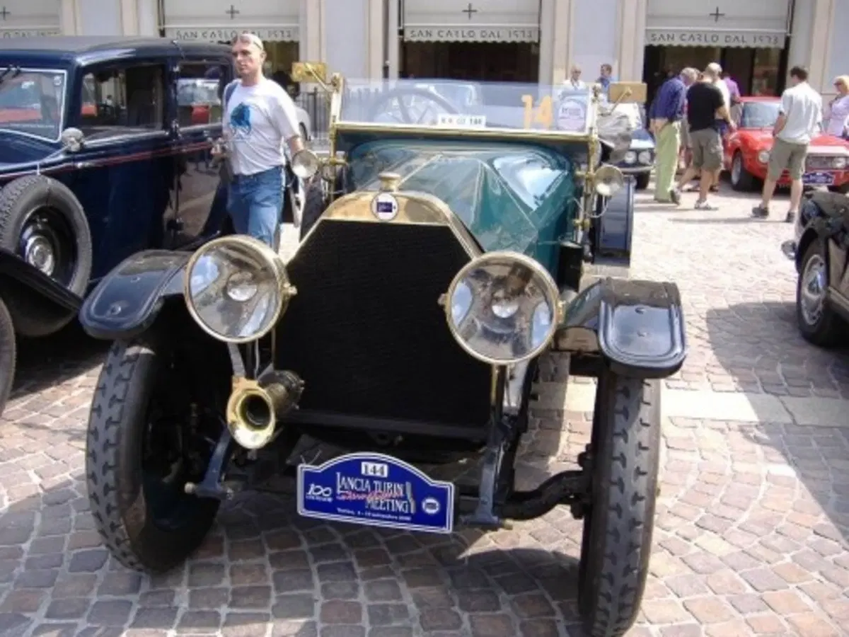 Centenario Lancia (5)