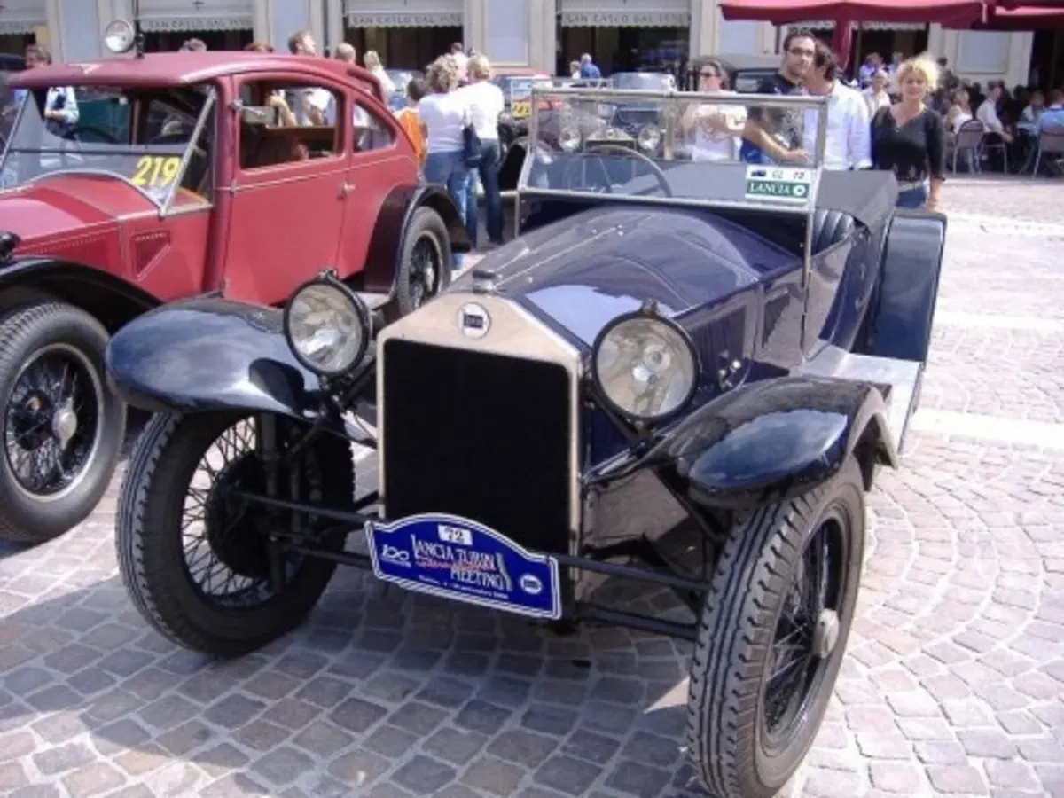Centenario Lancia (33)