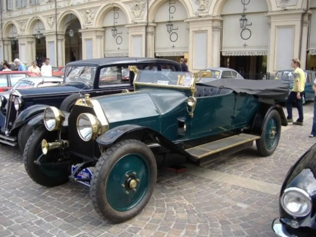 Centenario Lancia (70)