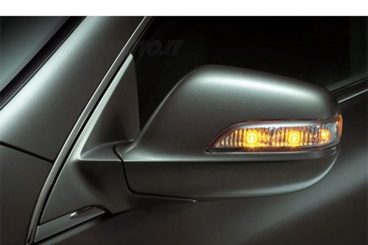 Honda Legend restyling (12)