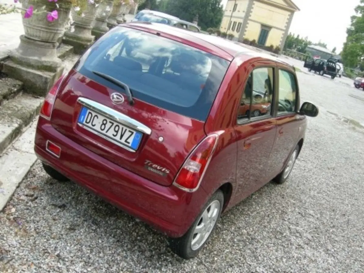 Daihatsu Trevis (14)