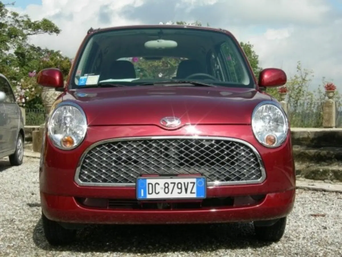 Daihatsu Trevis (19)