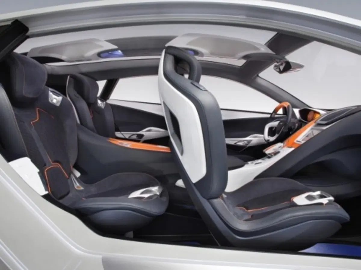 Ford Iosis X (4)