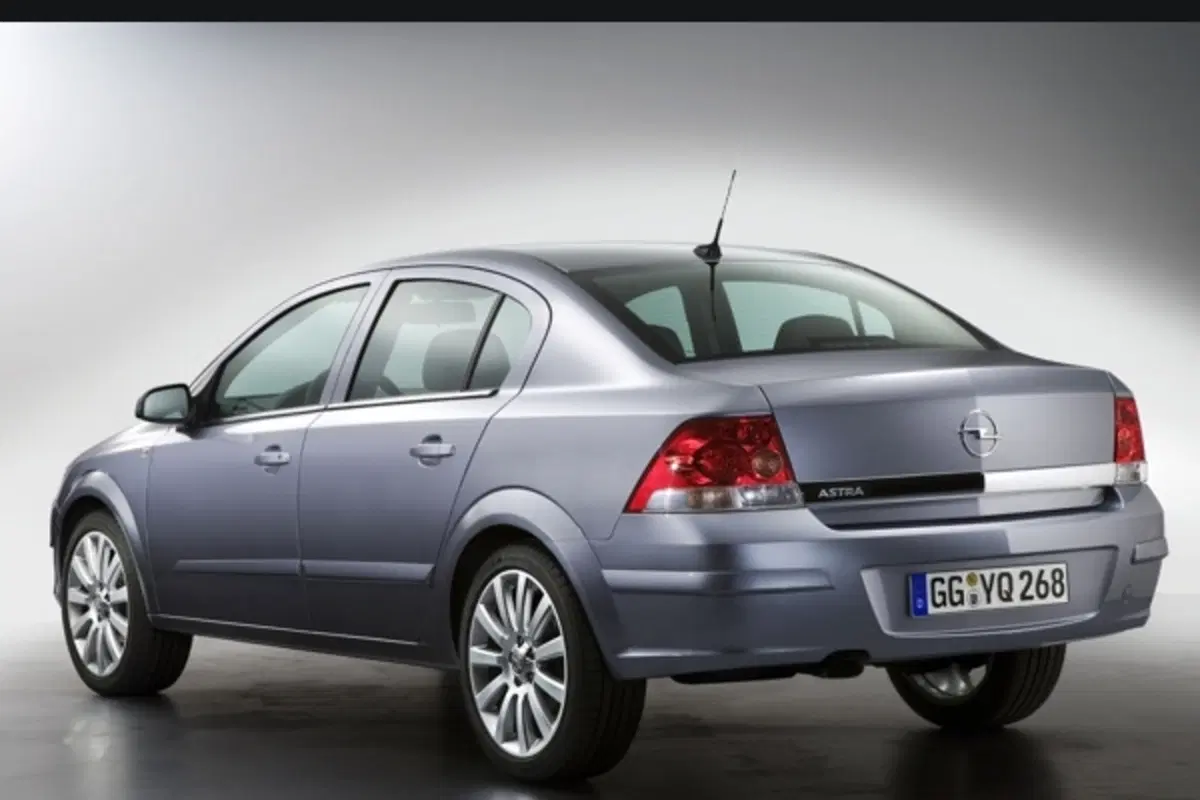 Opel Astra 3 volumi (2)