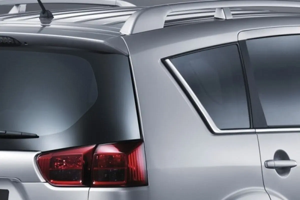 Peugeot 4007 (4)