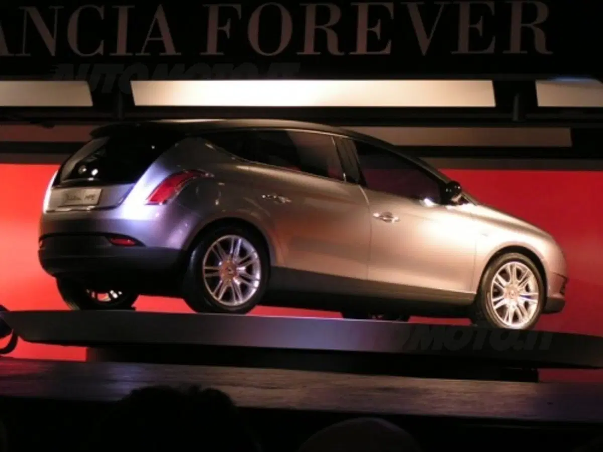 Lancia: il futuro presentato agli azionisti (6)