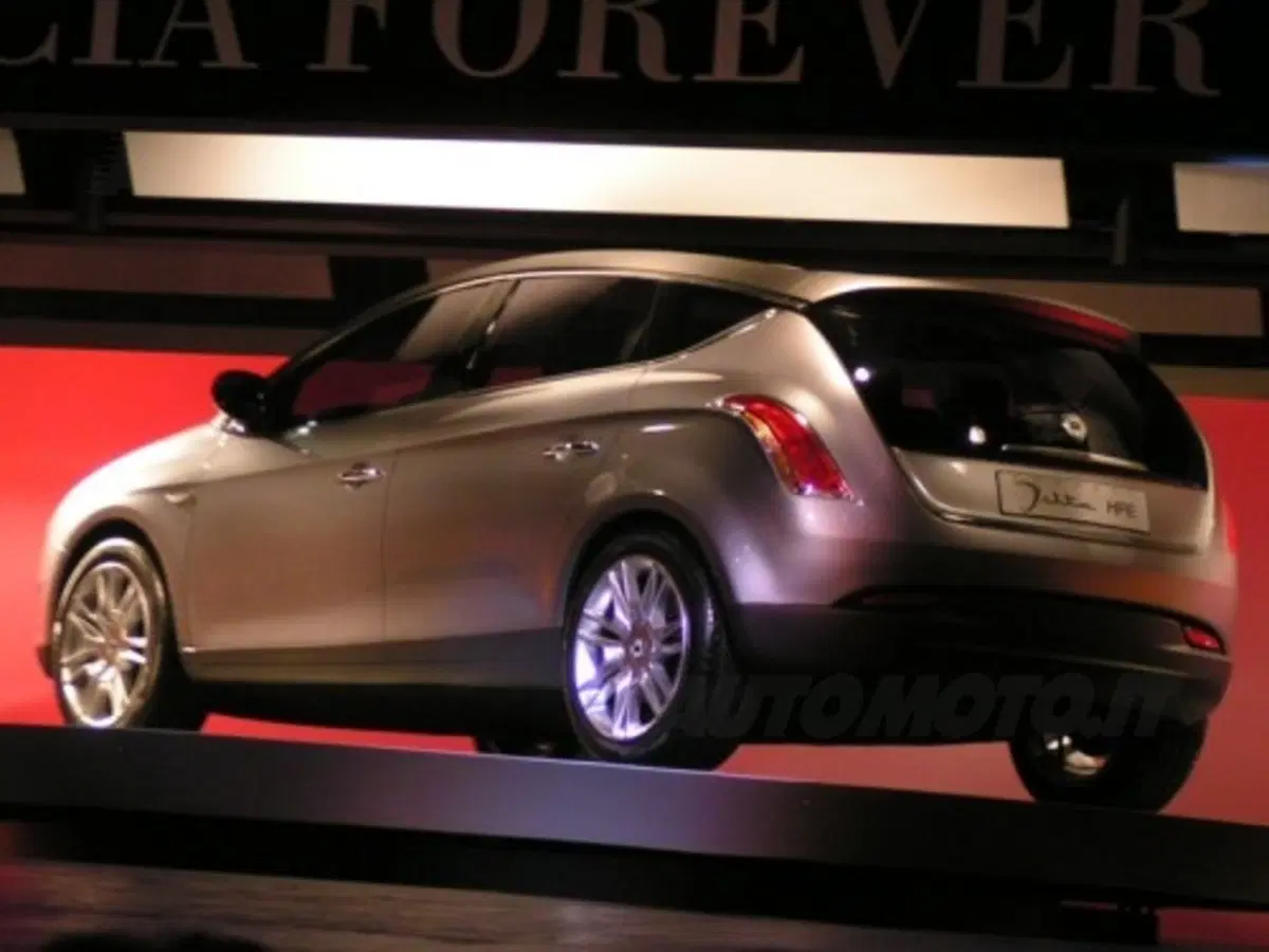 Lancia: il futuro presentato agli azionisti (8)