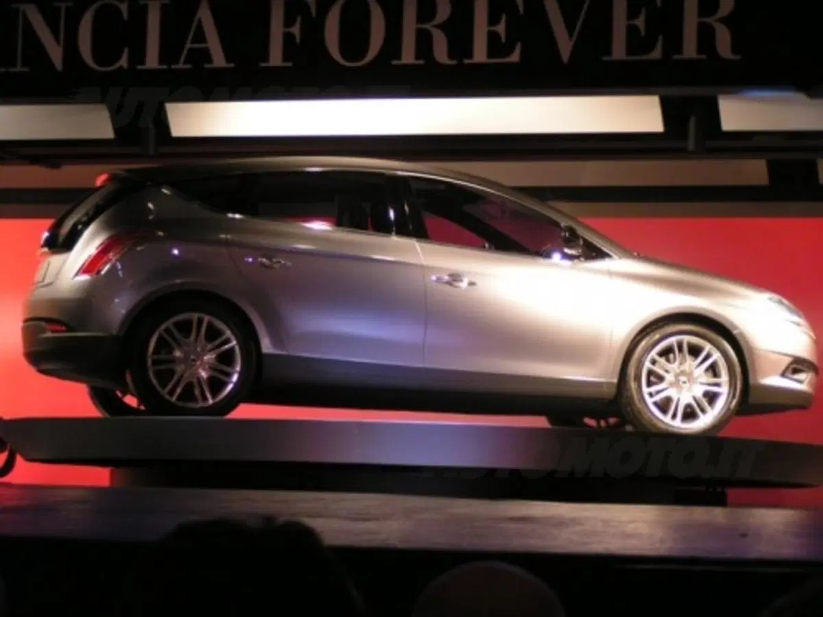 Lancia: il futuro presentato agli azionisti (9)