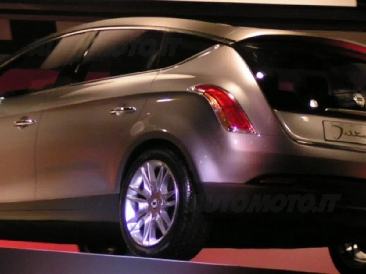 Lancia: il futuro presentato agli azionisti (12)