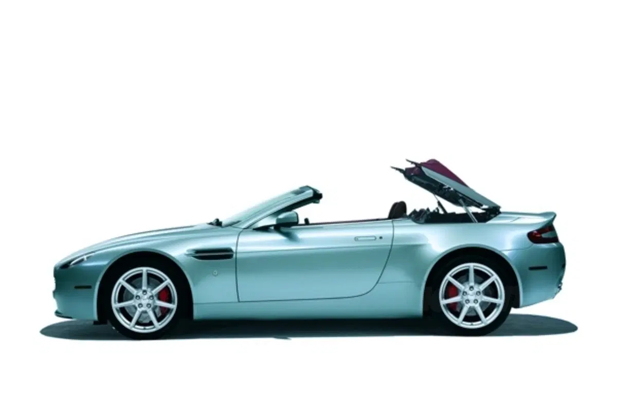 Aston Martin Vantage Roadster (4)