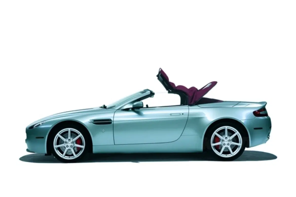 Aston Martin Vantage Roadster (7)