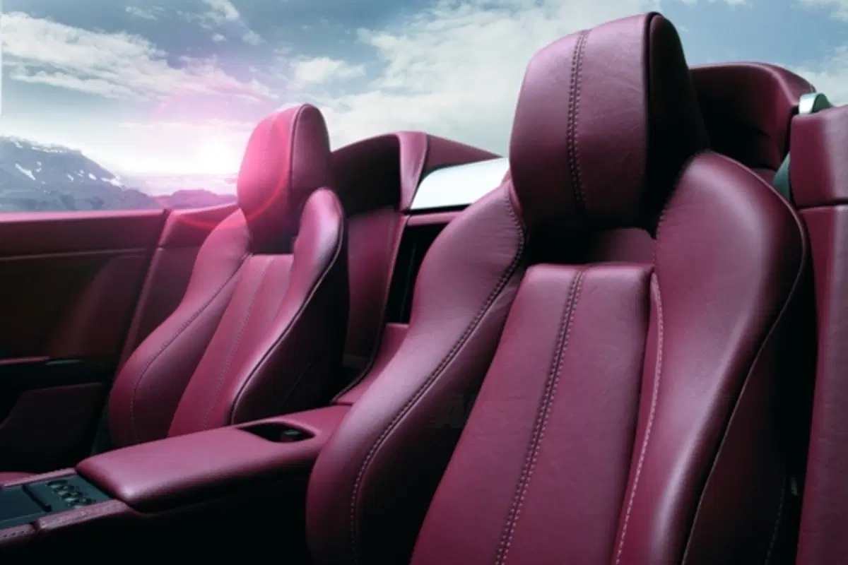 Aston Martin Vantage Roadster (9)