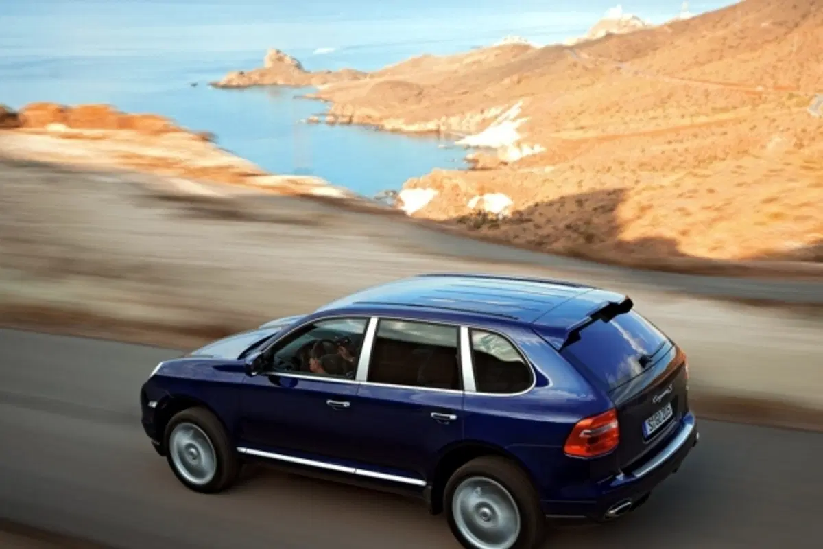 Porsche Cayenne (2)