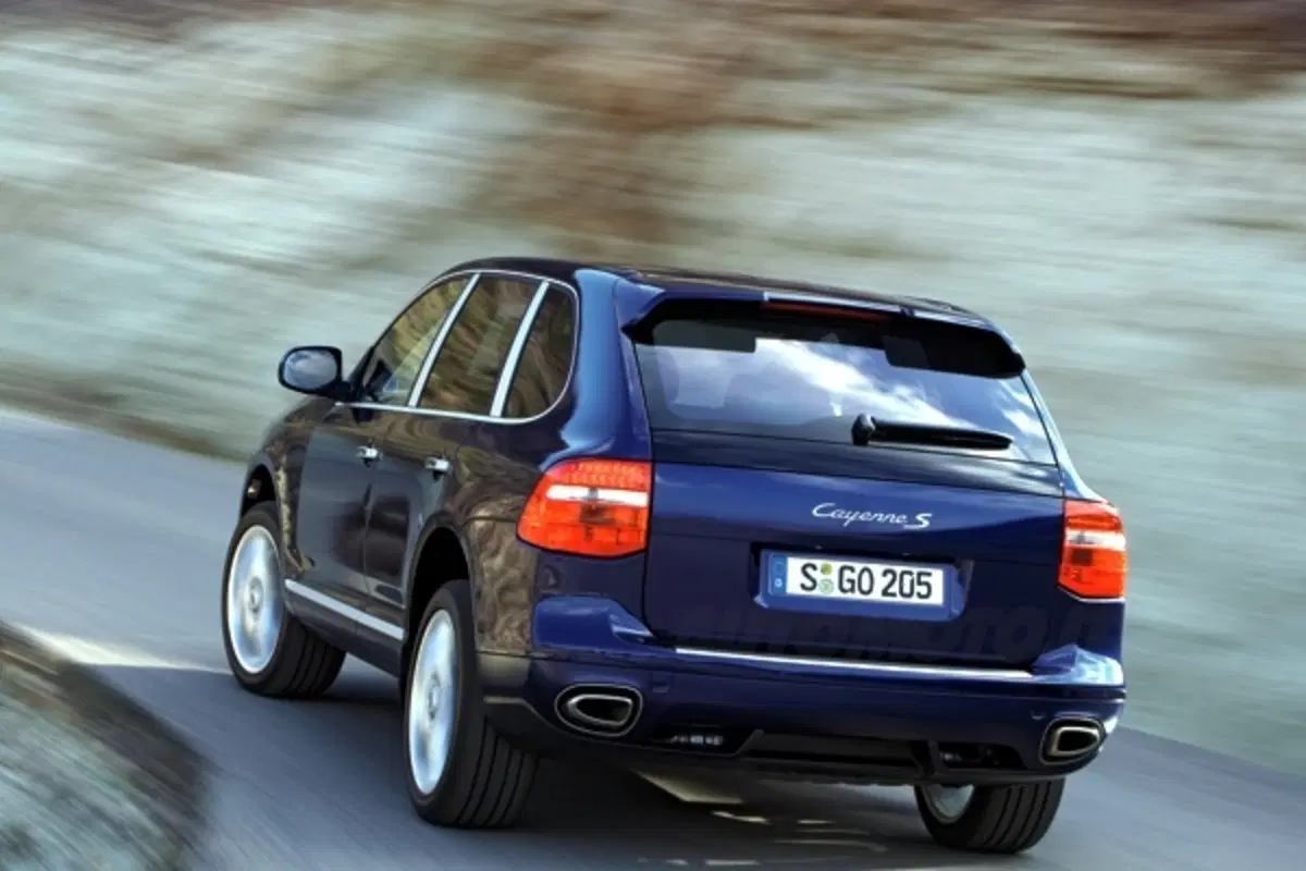 Porsche Cayenne (3)