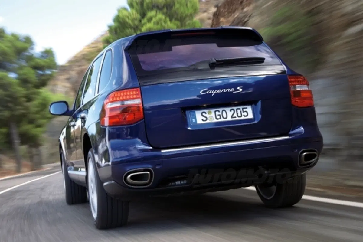Porsche Cayenne (4)
