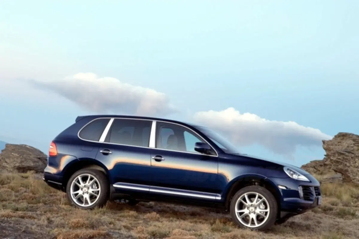 Porsche Cayenne (6)