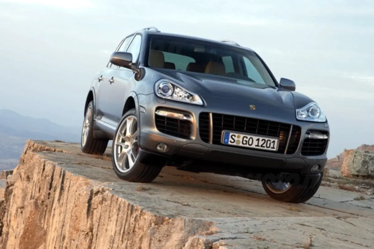 Porsche Cayenne (10)