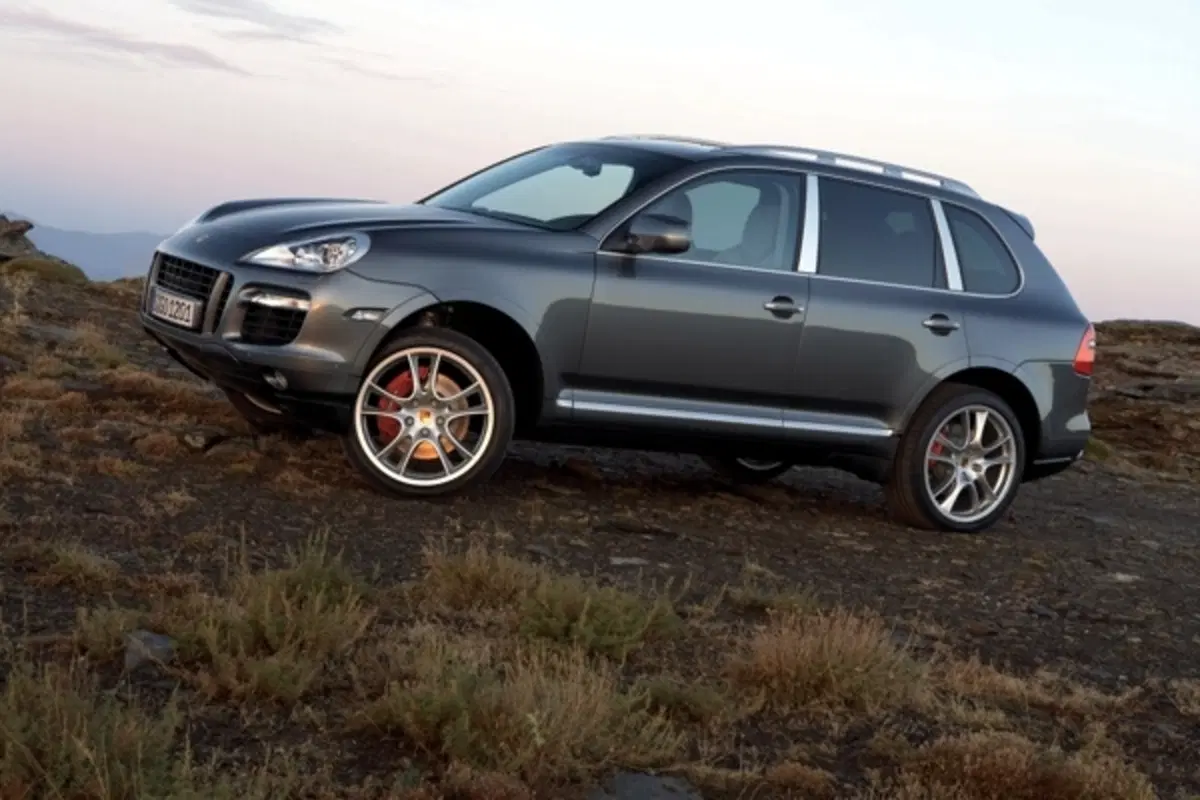 Porsche Cayenne (12)