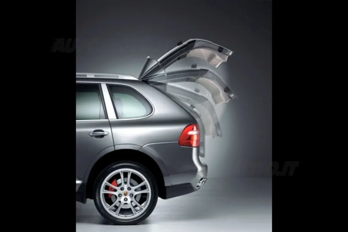 Porsche Cayenne (17)