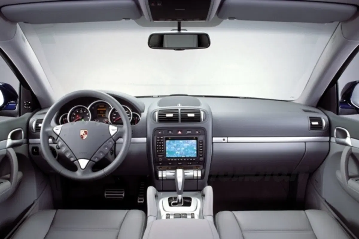 Porsche Cayenne (23)