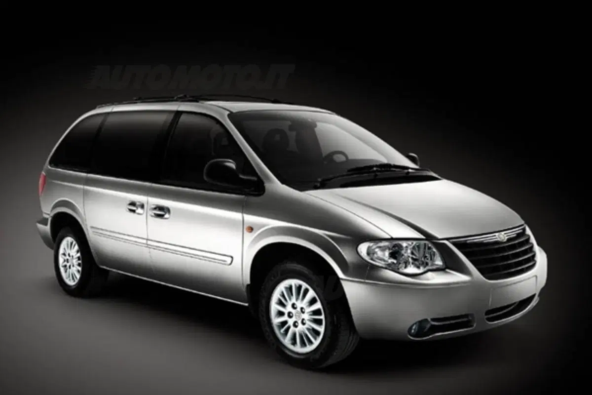 Chrysler Grand Voyager Black Motion