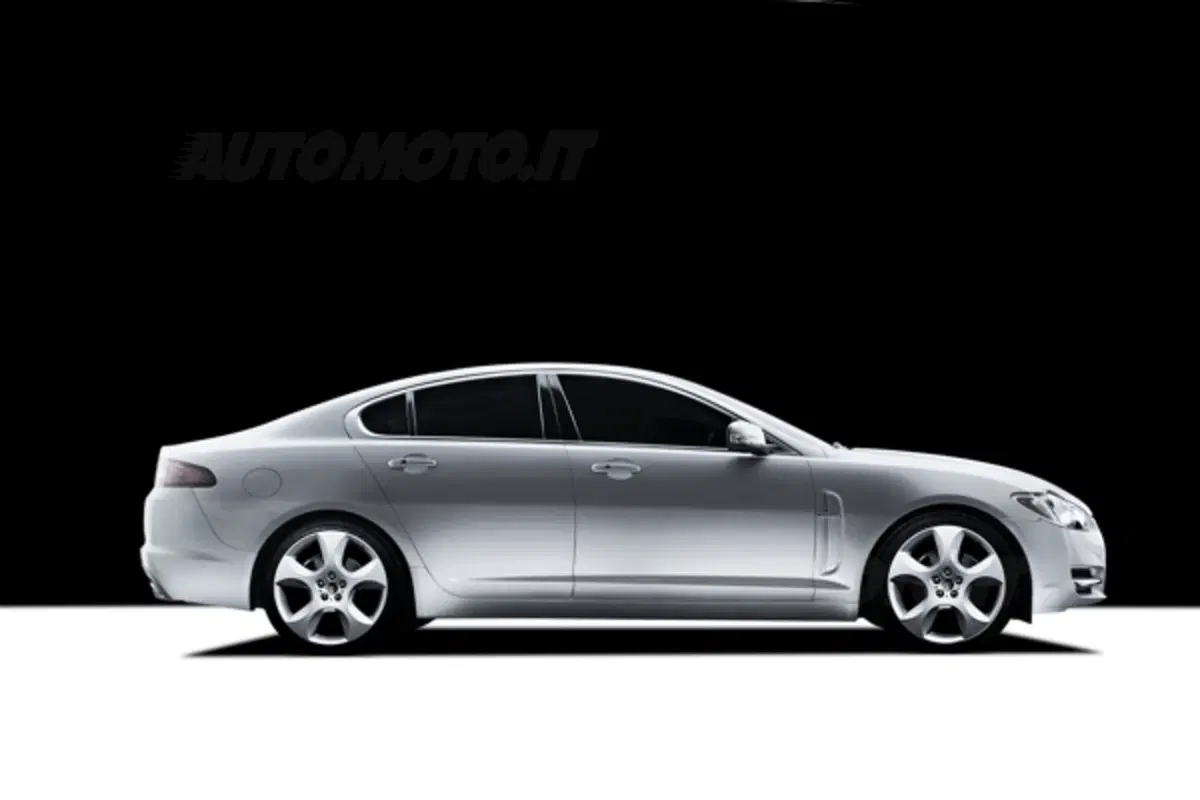 Jaguar XF (6)