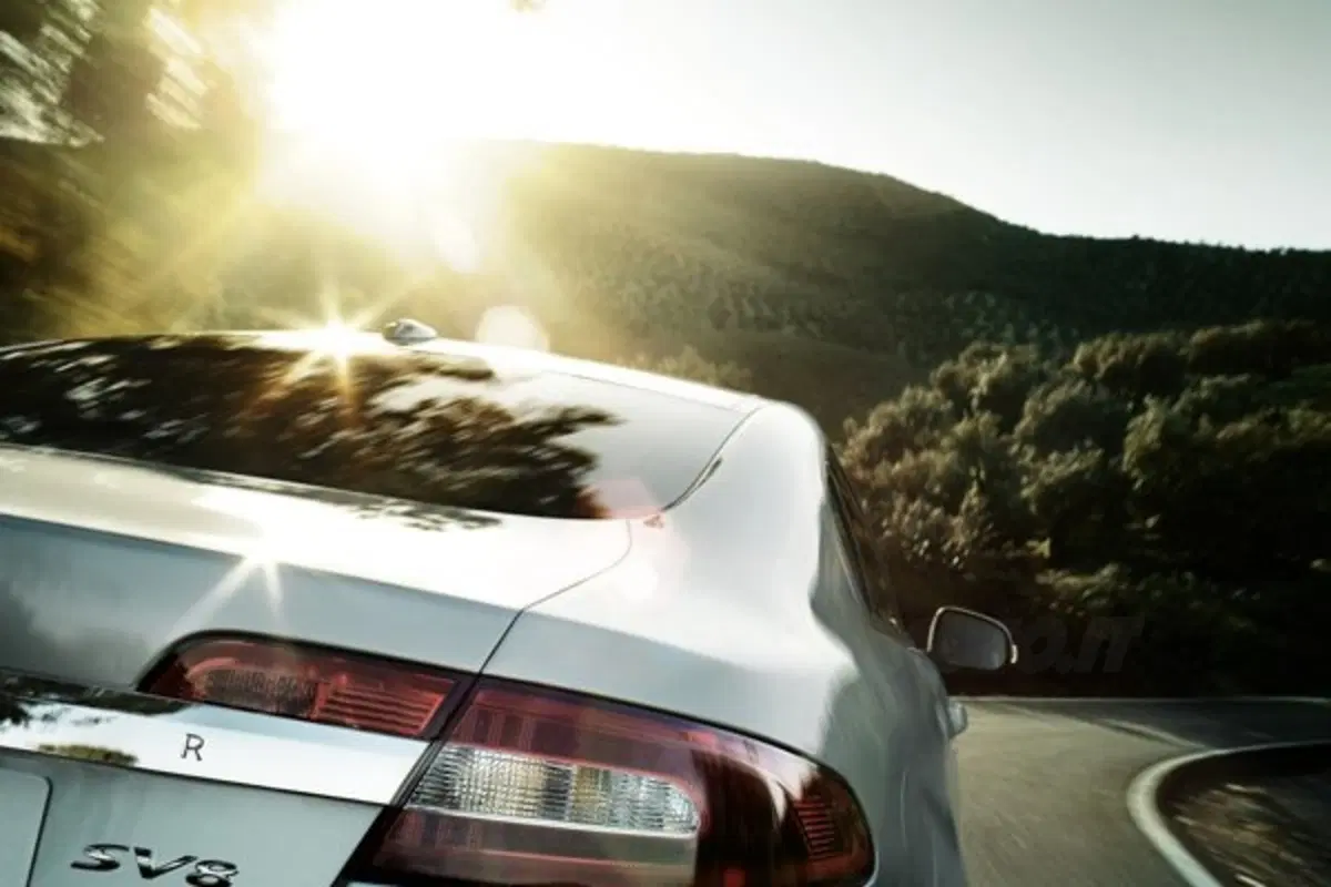 Jaguar XF (7)