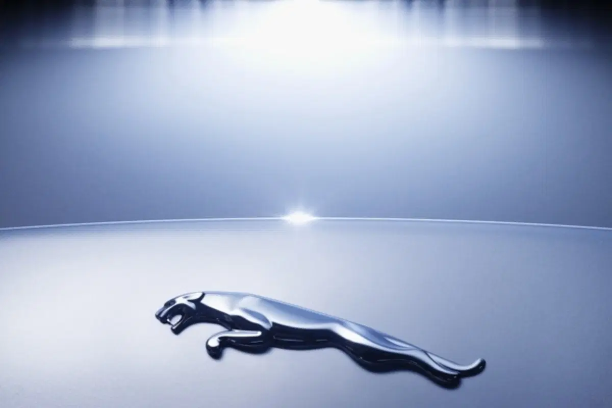Jaguar XF (10)
