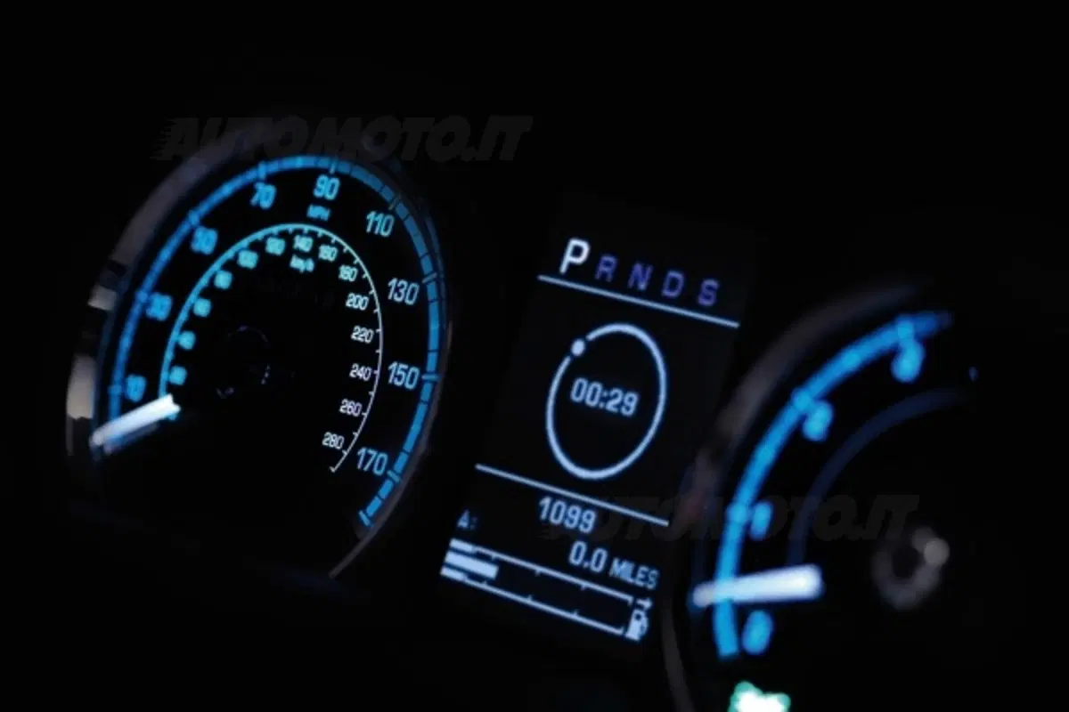 Jaguar XF (21)