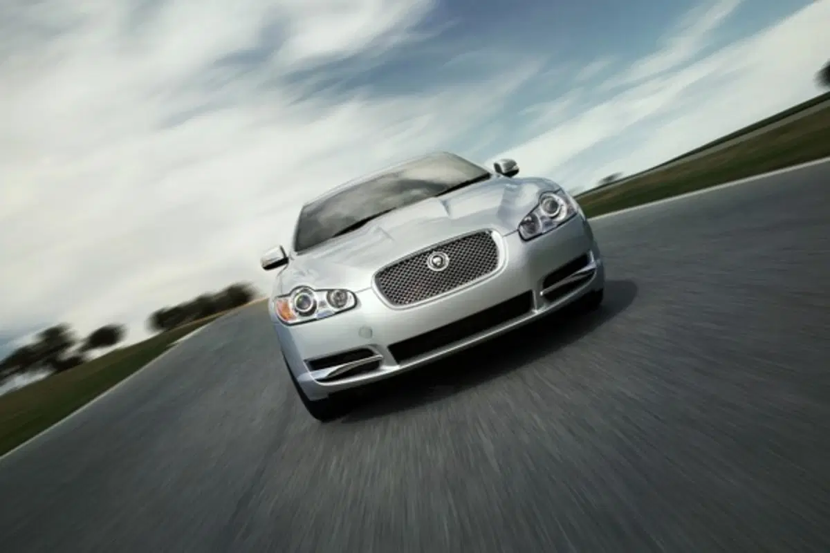 Jaguar XF (28)