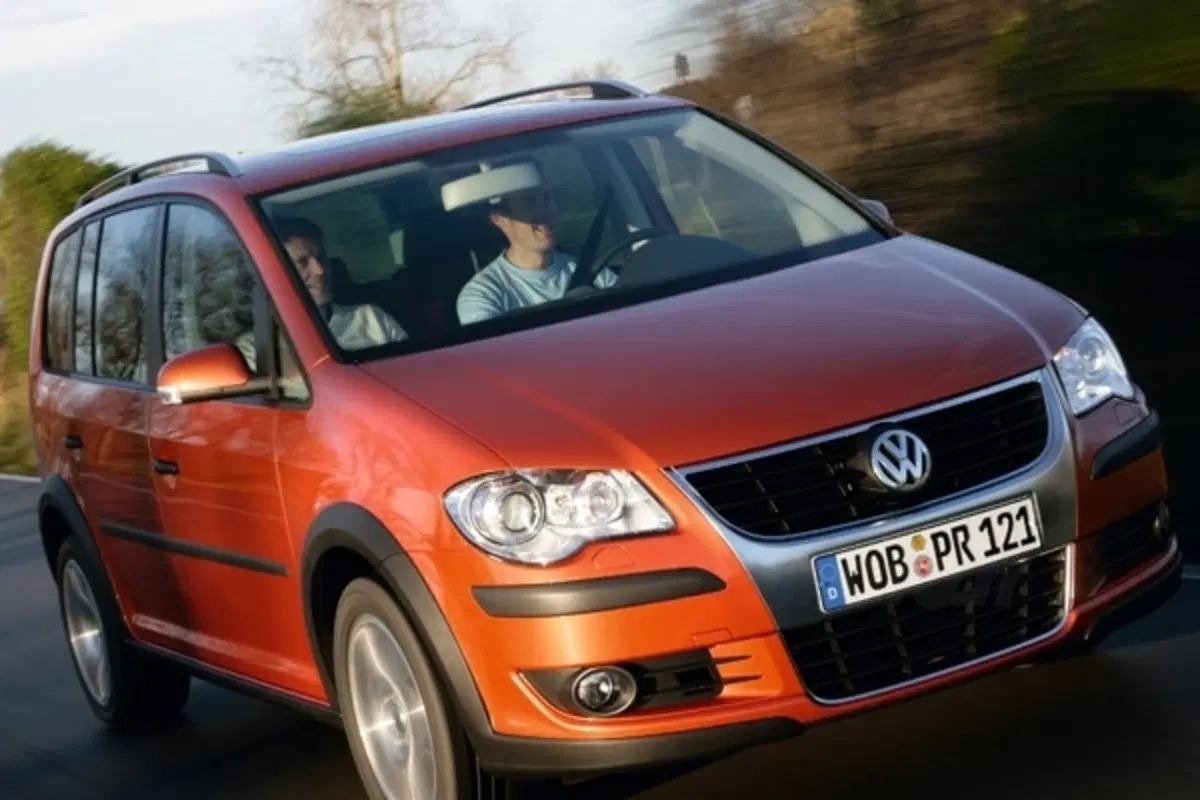 Volkswagen CrossTouran (3)