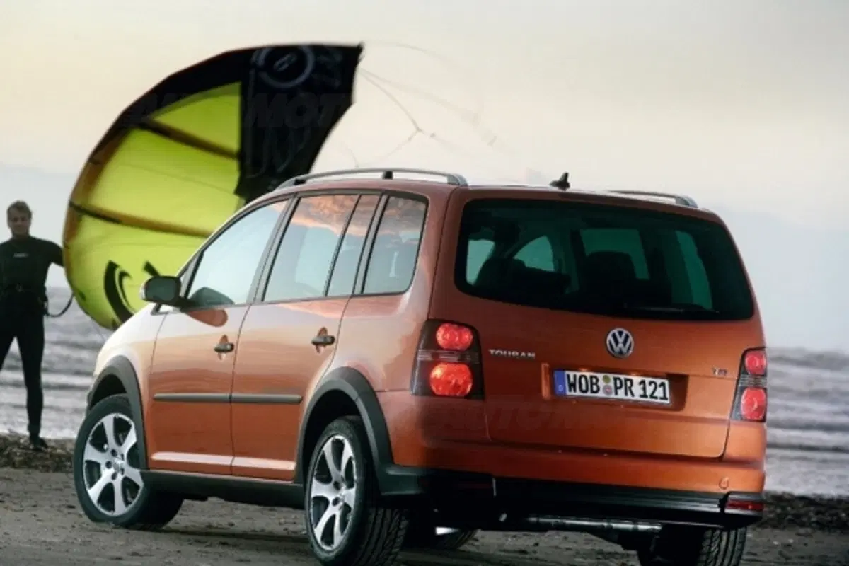 Volkswagen CrossTouran (5)