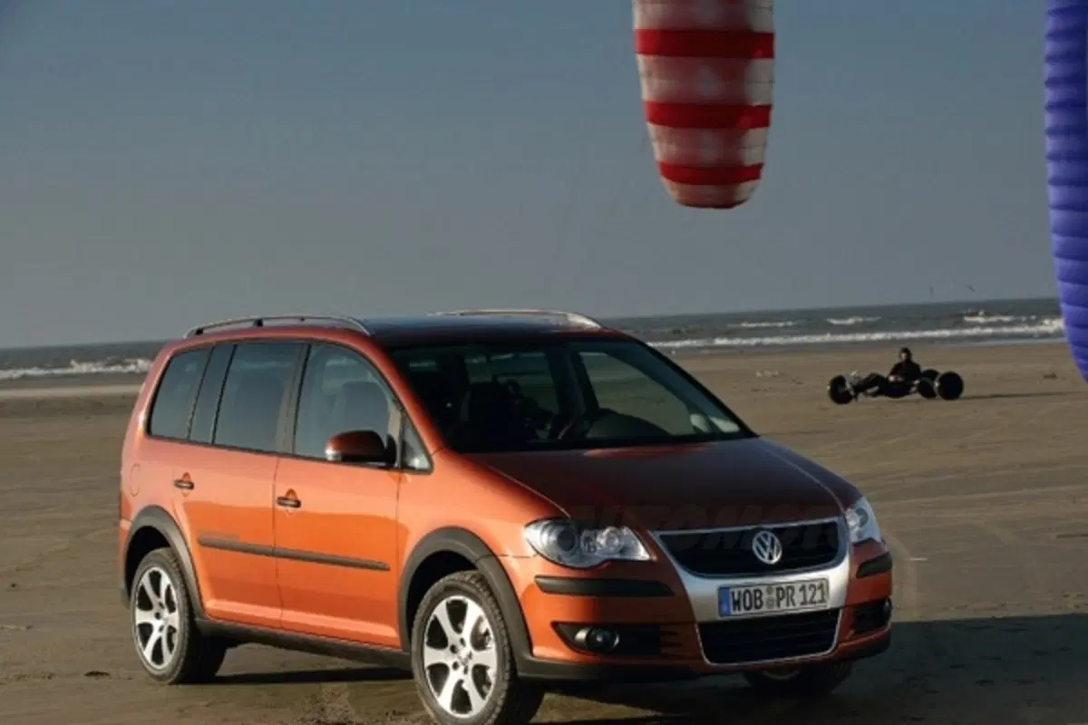 Volkswagen CrossTouran (8)