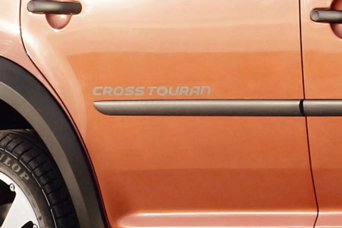 Volkswagen CrossTouran (9)