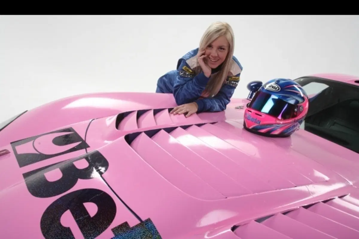 Alessia Belometti su Viper GT3 al MotorShow (3)