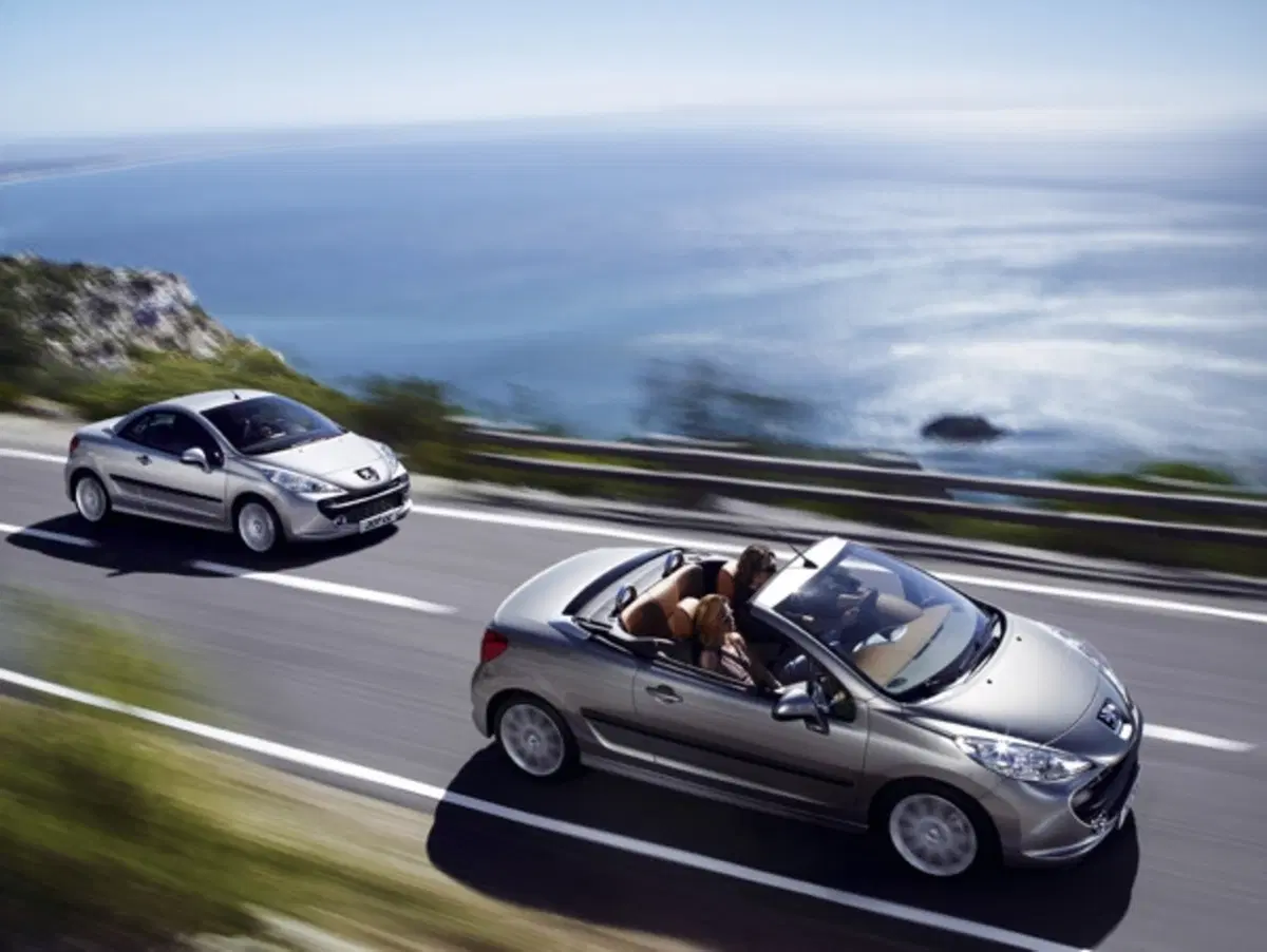 Peugeot 207 CC (7)