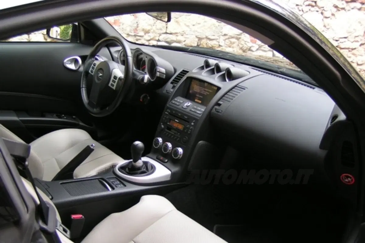 Nissan 350Z (24)