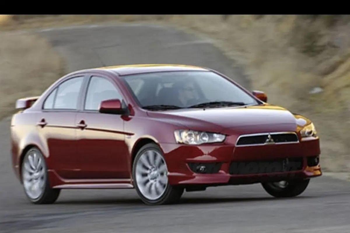 Mitsubishi Lancer 2007 (2)