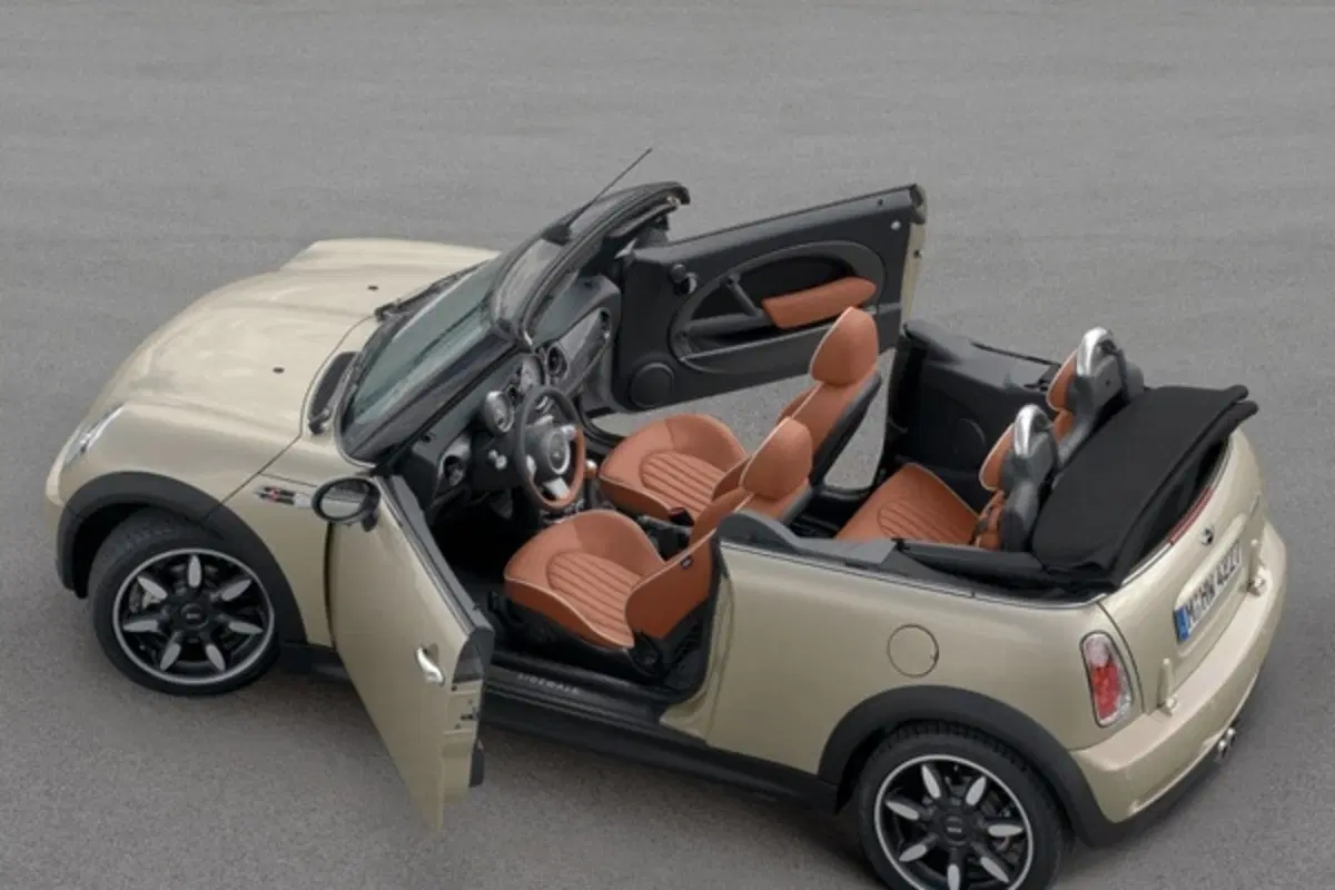 Mini Cabrio Sidewalk (11)