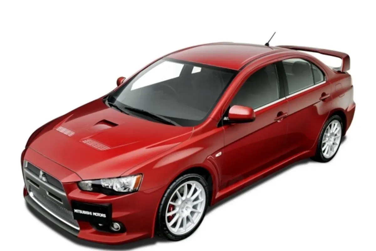 Mitsubishi Lancer EVO X (2)